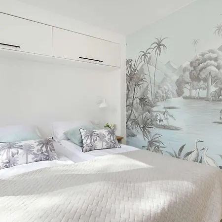 Przytulny Z Dwiema Sypialniami I Balkonem W Gdyni By Renters アパート