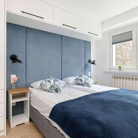 Przytulny Z Dwiema Sypialniami I Balkonem W Gdyni By Renters Apartmán