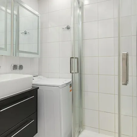 Przytulny Z Dwiema Sypialniami I Balkonem W Gdyni By Renters グディニャ